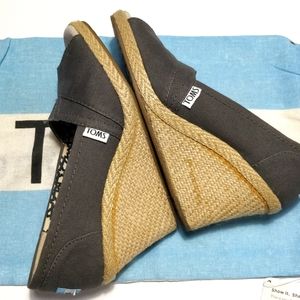 TOMS peekaboo canvas wedges